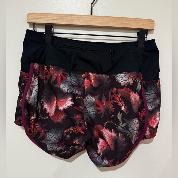 oiselle Black Waistband Floral Athletic Shorts - Picture 4 of 6